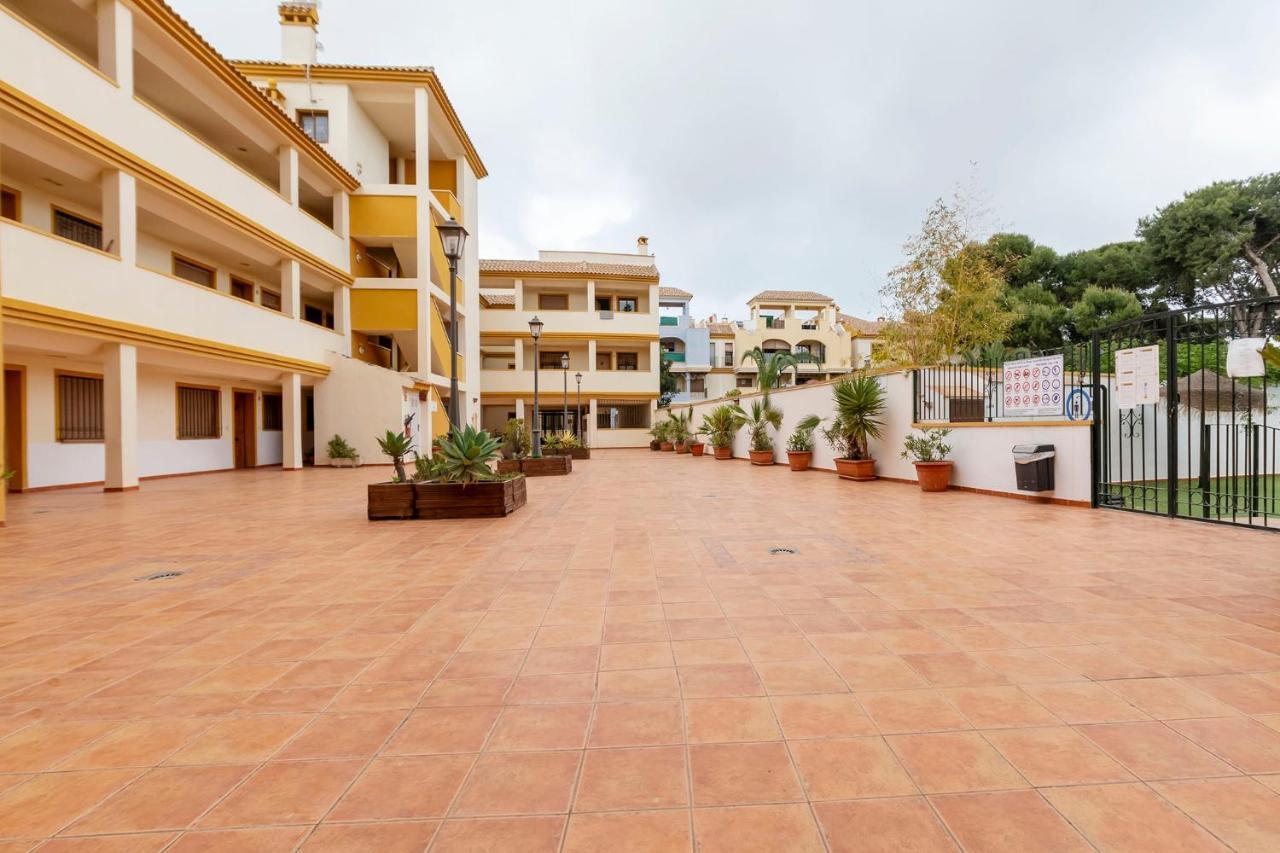 Atico Con Terraza-Solarium Y Piscina 4-6 Personas Wifi A/C Apartment Roda Luaran gambar