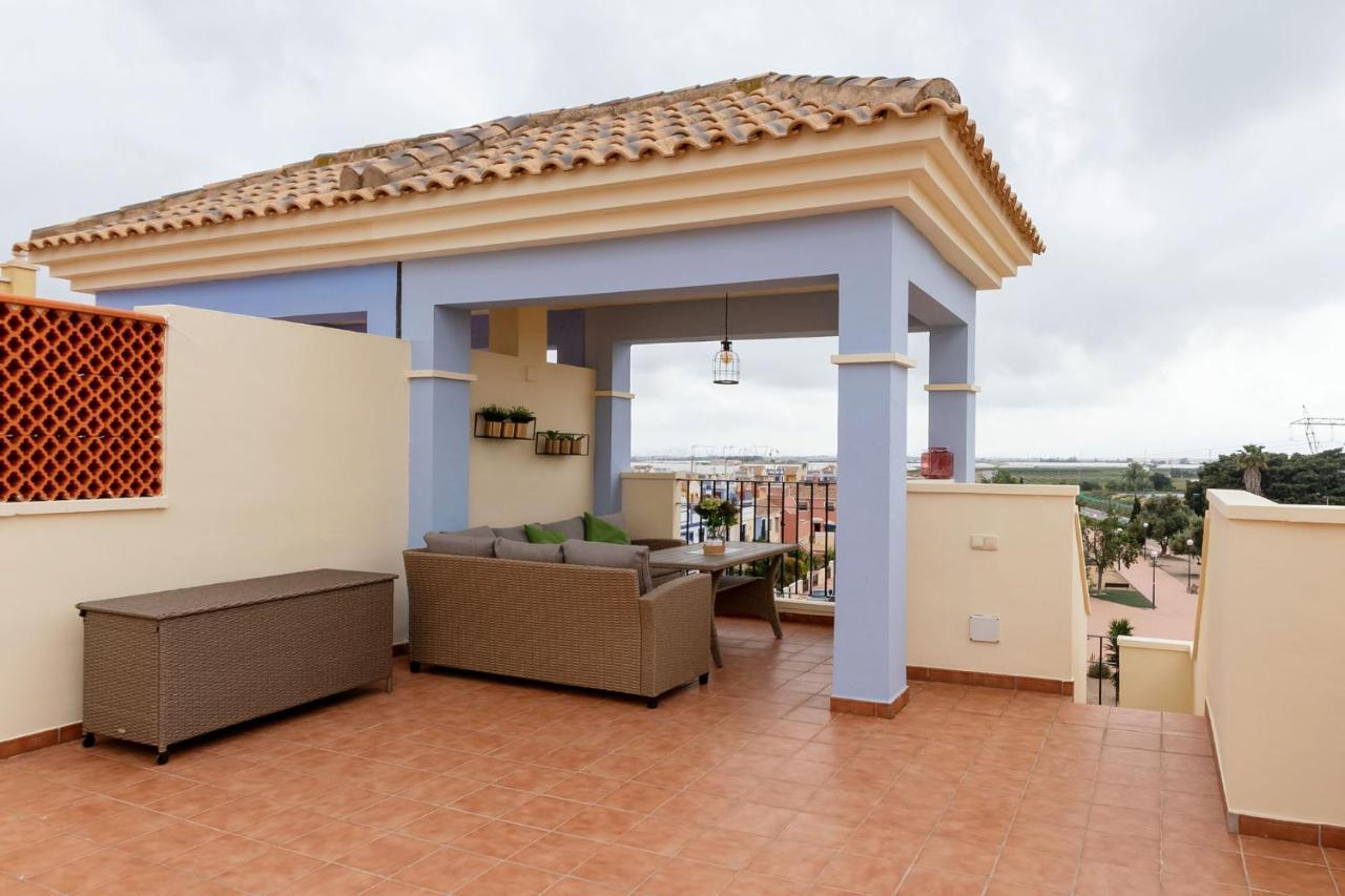 Atico Con Terraza-Solarium Y Piscina 4-6 Personas Wifi A/C Apartment Roda Luaran gambar